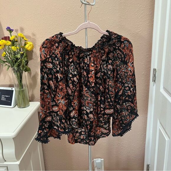 * Abercrombie & Fitch Off Shoulder Top - Picture 2 of 5